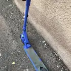 سكوتر كهربائي شغال مايشكي من شيء ومعه شاحنه