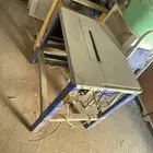 منشار كهربائي بطاولة ومعدات