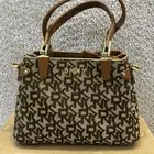 للبيع شنطة ماركة DKNY