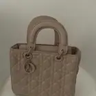 شنطة ديور ب 50 بس