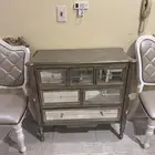 طاولة للبيع