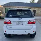 فورتشنر 2010نضيف جدا