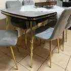 طاولة طعام