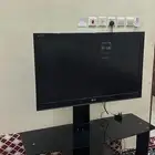تلفزيون بطاولاته شركة معروفه
