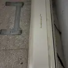 مستخدمة للبيع