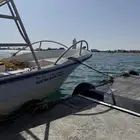 قارب للبيع