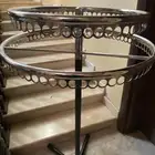 عندي دولاب المنيوم و علاقت ملابس