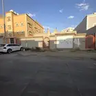 دور مكون من شقتين للبيع حي المعارض