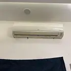 للبيع مستعجل شاشة   مكيف   سرير   دولاب   كراسي