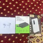 سماعات ابل اصلي وشاحن منتقل عدد 2بس مو عارف اصلين او لا على