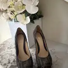 كعب ماركة فيندي اصليه
