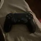 سوني 4 نظيف مع اليد حقته للبيع