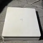 سوني4  500 تيرا لون أبيض نادر مع أغراضه المتكاملة