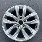 جنط افالون نضيف وعلى الشرط موديل 21 وانت طالع