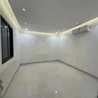 شقه ثلاث غرف وصاله مع سطح للايجار بحي اليرموك