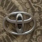 علامة Toyota للبيع