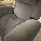 كرسي استرخاء مستعمل مع كرسي عادي