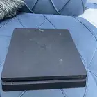 سوني فور سليم نظيف مع يدتين بلايستيشن