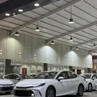 تويوتا كامري E بنزين الوان ابيض موديل 2025