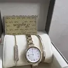 ساعه للبيع مع أغراضها