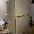 اثاث ثلاجه وطاولات ودواليب وكراسي وغساله وفرن واشياء أخرى