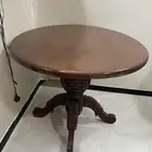 طاولة للبيع