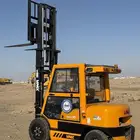 فور كلفت رافعه شوكية للإيجار يومي و شهري