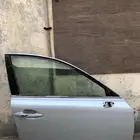 باب لكزس is جهة الراكب