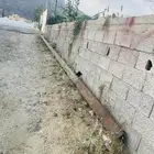 جسور وابواب وشبابيك قديمه وخزان حديد 120 لتر تقريبا