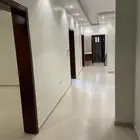 شقة 3 غرف وصالة وحمامين ومطبخ بحي الريان