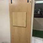 أبواب خشب سحب مع نافذة لغرف العوائل او كبائن المطاعم