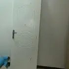 للبيع باب خشب بدون حلق ومرايه