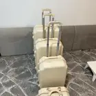 4شنط لون بيج