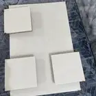 طاولة مع 4 خدمه