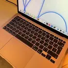 للبيع  MacBook Air M1 (2020 2021) لون ذهبي
