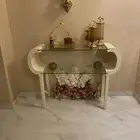 طاوله وخلفيتها
