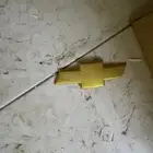 للبيع  شعار شيفروليه (البوتاي) ذهبي أصلي - حالة