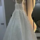 فستان زفاف راقي وفاخر