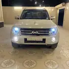 جيب باجيرو مكينه كبير 3800 بحالة جيده جدا
