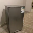 ثلاجة EDISON صغيرة بحالة ممتازة