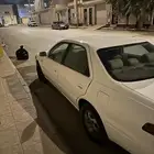 سيارة كامري موديل 2000 الممشى حول 300 الف وقابلة للزيادة