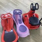 اسكوترات مع جميع ملحقاتها