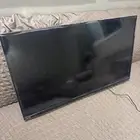 شاشه 35 بوصه مافيها شيء سبب البيع بنقل من الشقه