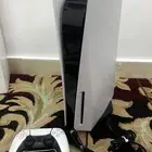 للبيع سوني 5 سعة 825GB استخدم قليل جدا جدا
