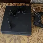 سوني فور للبيع مع يد وحده