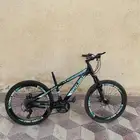 سيكل رايضي للبيع اسيكل بدون مرتبه وكفراته خربانه وسعر300