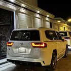 تايوتا لاندكروزر L5 2023 GXR - فل كامل وارد عبداللطيف جميل