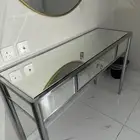 طاولة مدخل كونسول من أبيات جديدة واستخدام نظيف مع مرايه