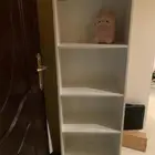 رف ايكيا ابيض خشبي