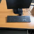 مكتب بجميع ملحقاته